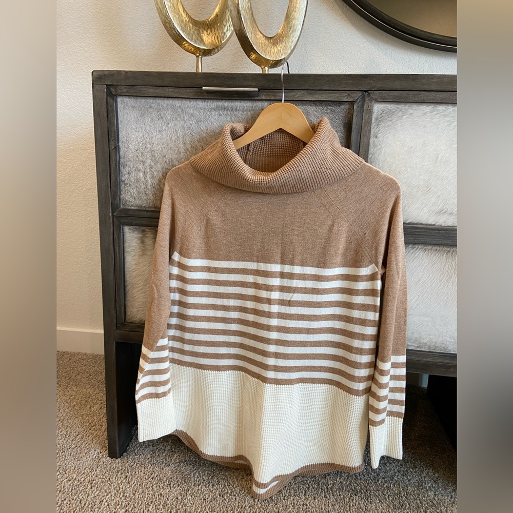 Super Soft stretchy turtleneck medium sweater top